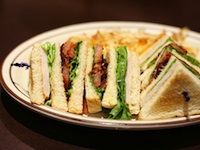 this-is-a-club-sandwich-200.jpg