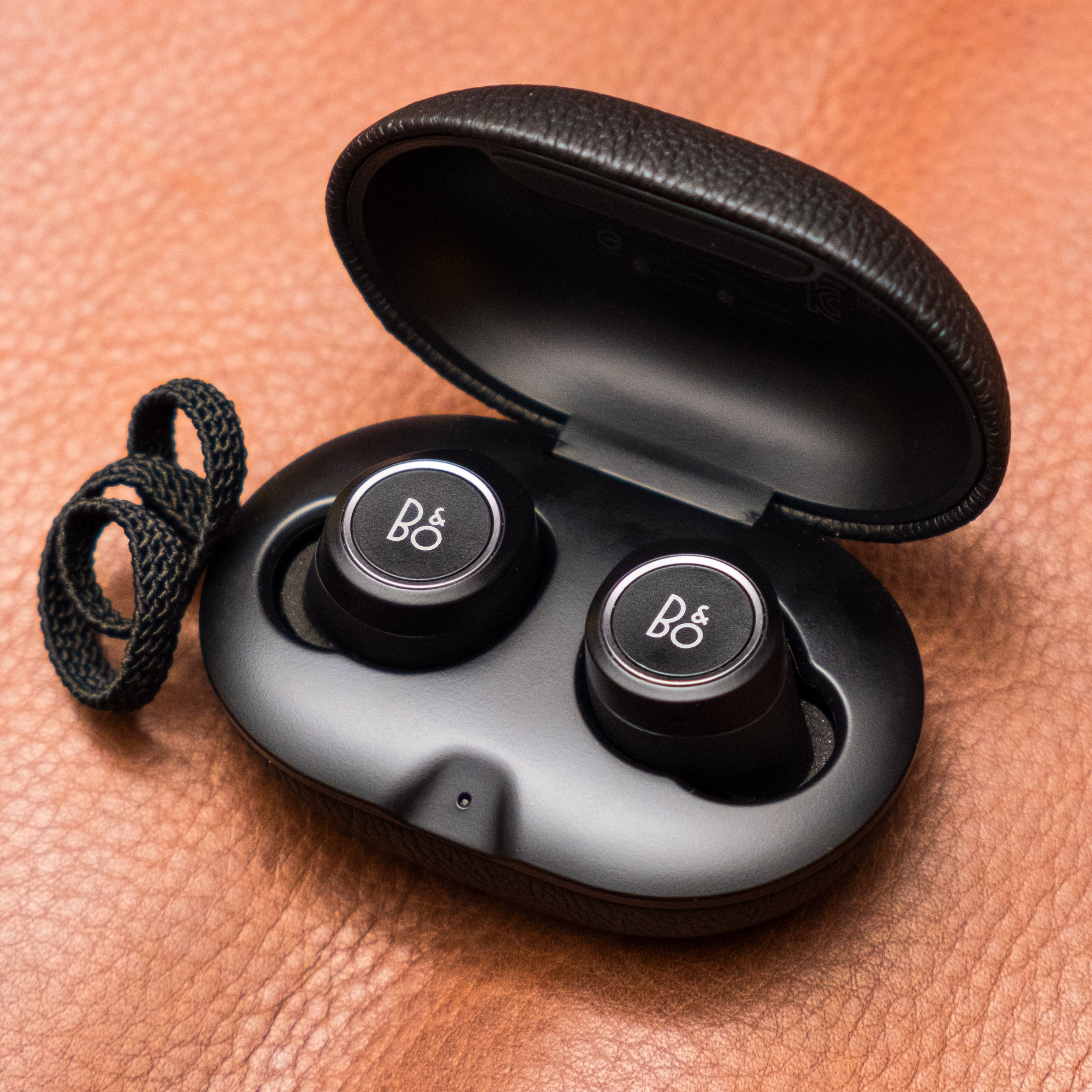 B&O Beoplay wireless earbuds review - Verge