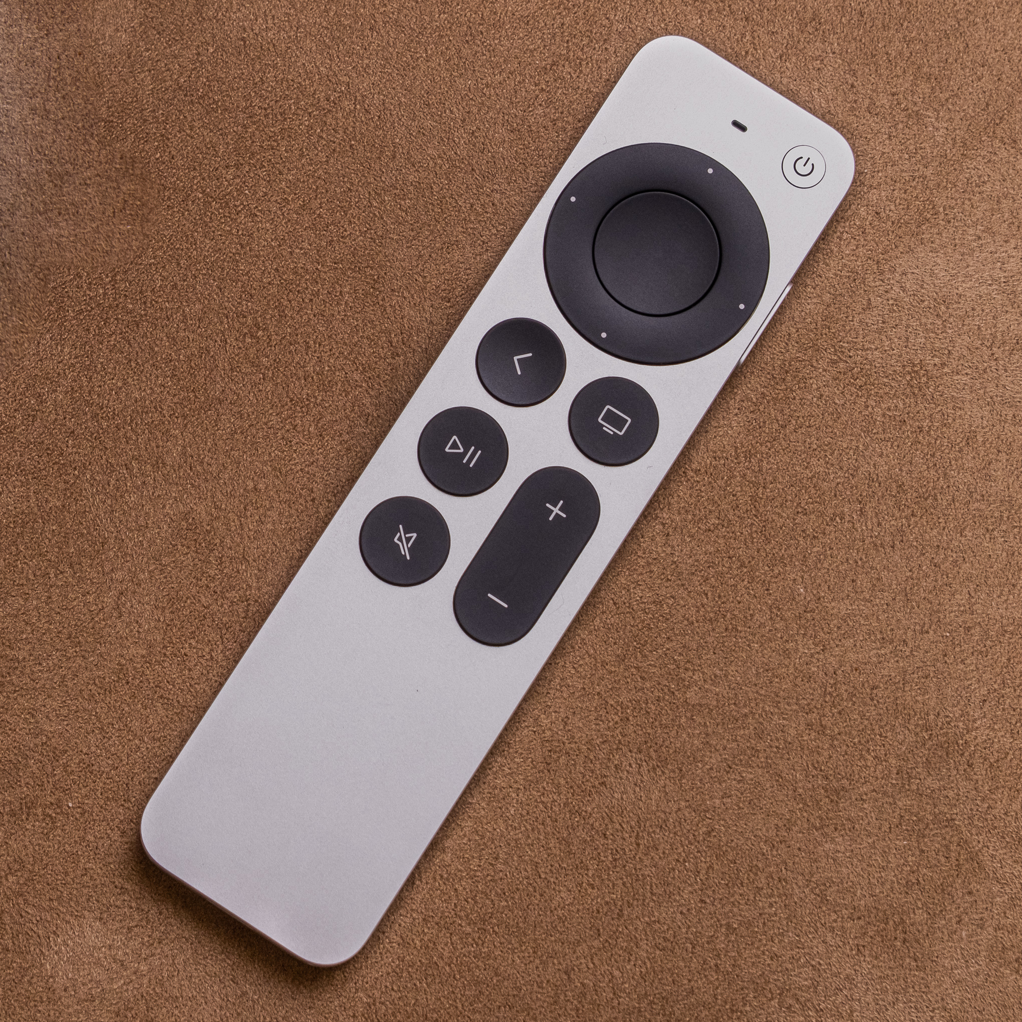 cocinar Tercero depositar Apple TV Siri Remote review: pushing all the right buttons - The Verge