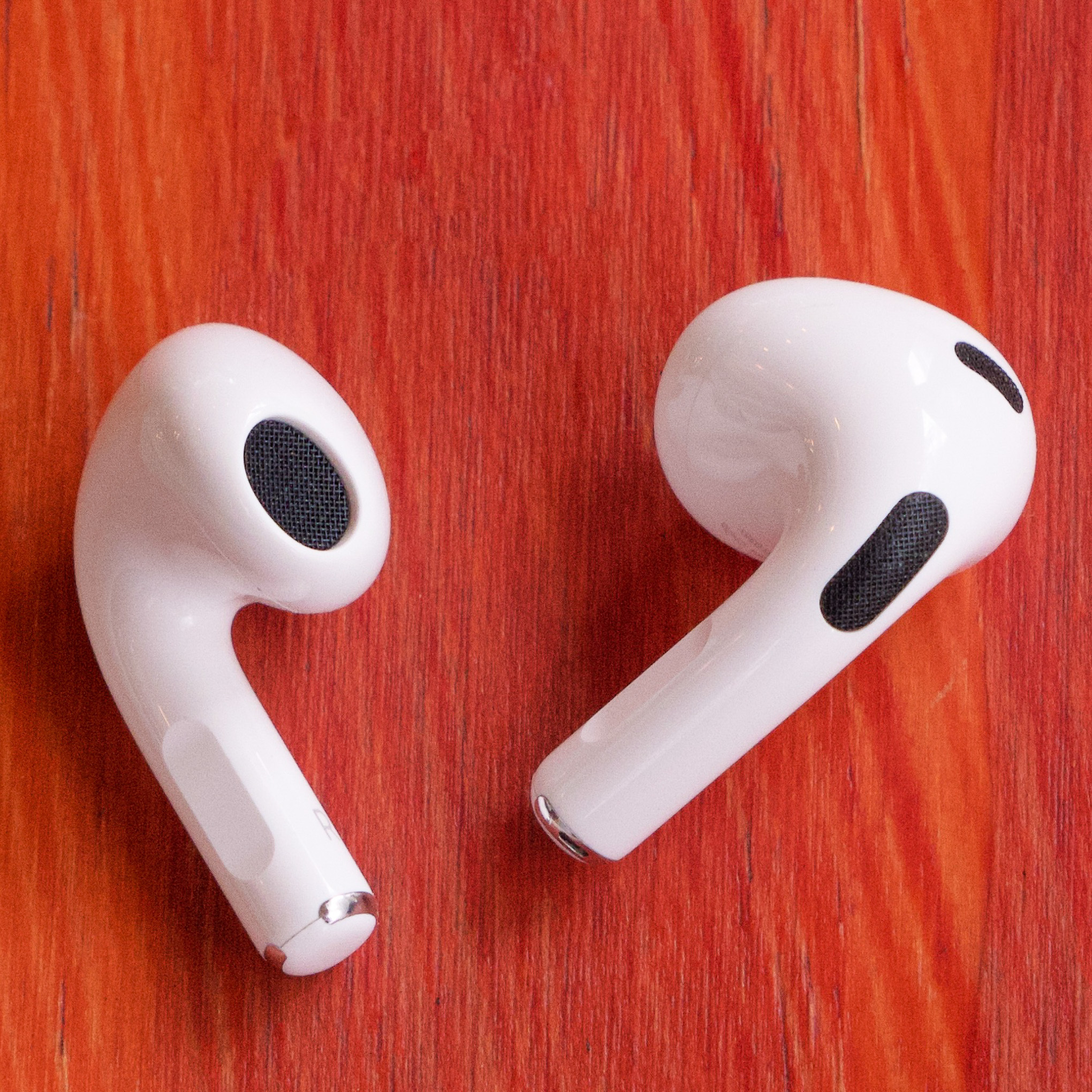 tricky tyve svag Apple AirPods (third-gen) review: new design, same appeal - The Verge