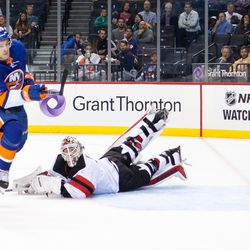 Mathew Barzal scores a sick goal, Islanders-Devils preseason game, Barclays Center, Brooklyn, Sept. 25, 2017