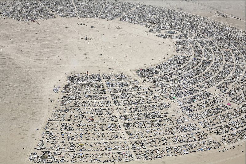 Почему миллиардеры Кремниевой долины так одержимы фестивалем Burning Man?