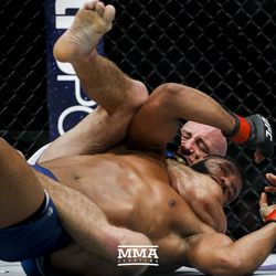 Jesse Taylor sinks in the rear-naked choke at TUF 25 Finale.