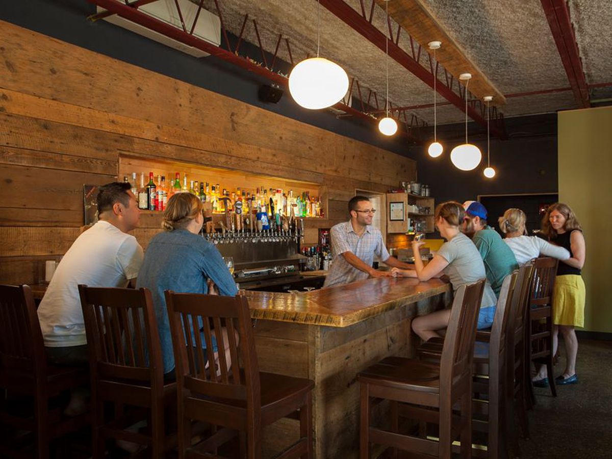 The 13 Essential Restaurants and Bars in Kittery - Eater Maine