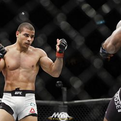 Paolo Borrachinha challenges Oluwale Bamgbose at UFC 212.