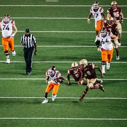 The Eagles chase down a VT player