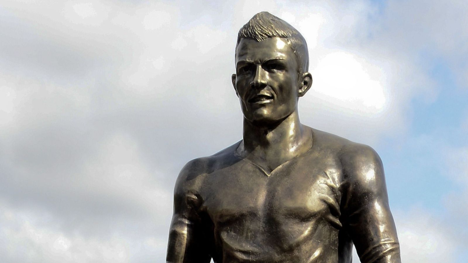 Cristiano Ronaldos statue has a huge erection and he 