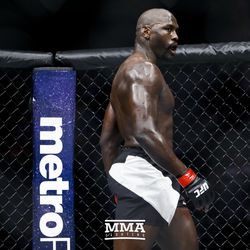 Jared Cannonier gets the win at TUF 25 Finale.