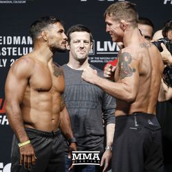 Dennis Bermudez and Darren Elkins square off at UFC on FOX 25 weigh-ins.