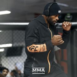 Tyron Woodley warms up for his session.