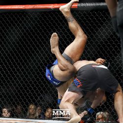 Darren Elkins slams Dennis Bermudez at UFC on FOX 25.
