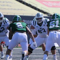 The Eastern Michigan defense preparing to blow up the Ohio line.<br>