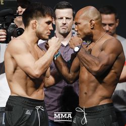 Henry Cejudo and Wilson Reis square off.