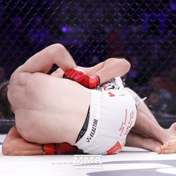 Zach Freeman goes for the finish at Bellator NYC.