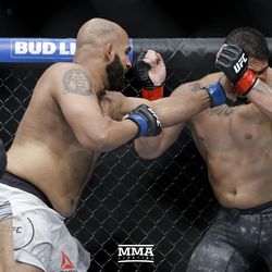 Arjan Bhullar smacks Luis Henrique at UFC 215.
