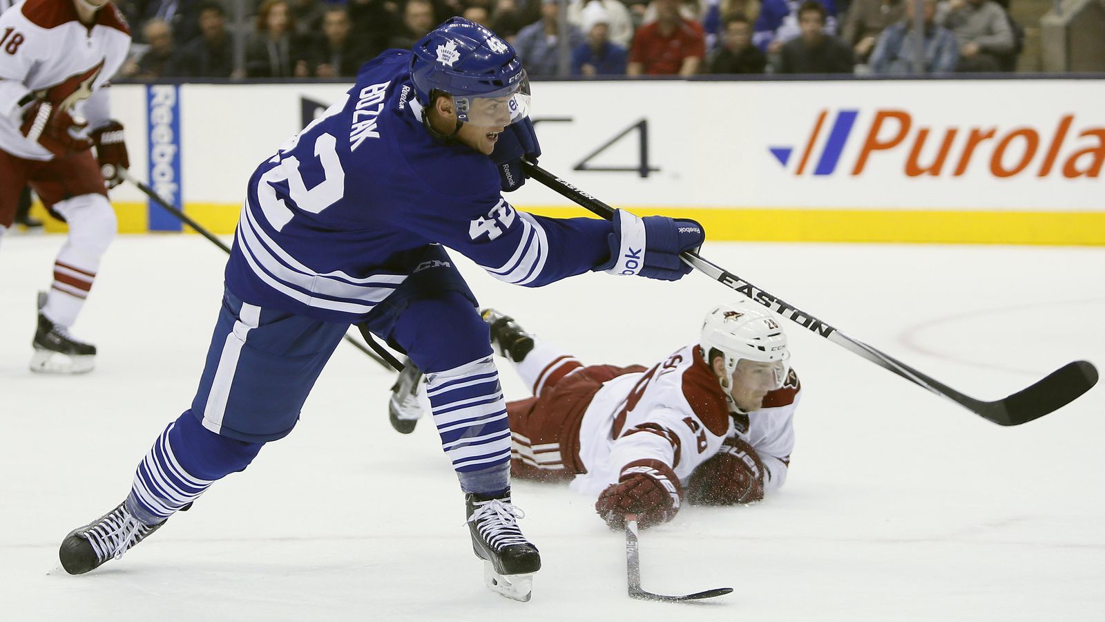 Arizona Coyotes still interested in Tyler Bozak, according to Darren Dreger - Five for Howling