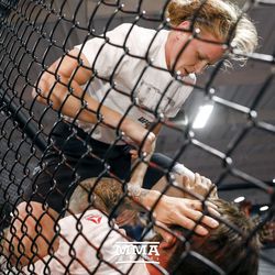 Tonya Evinger shows off her ground game.