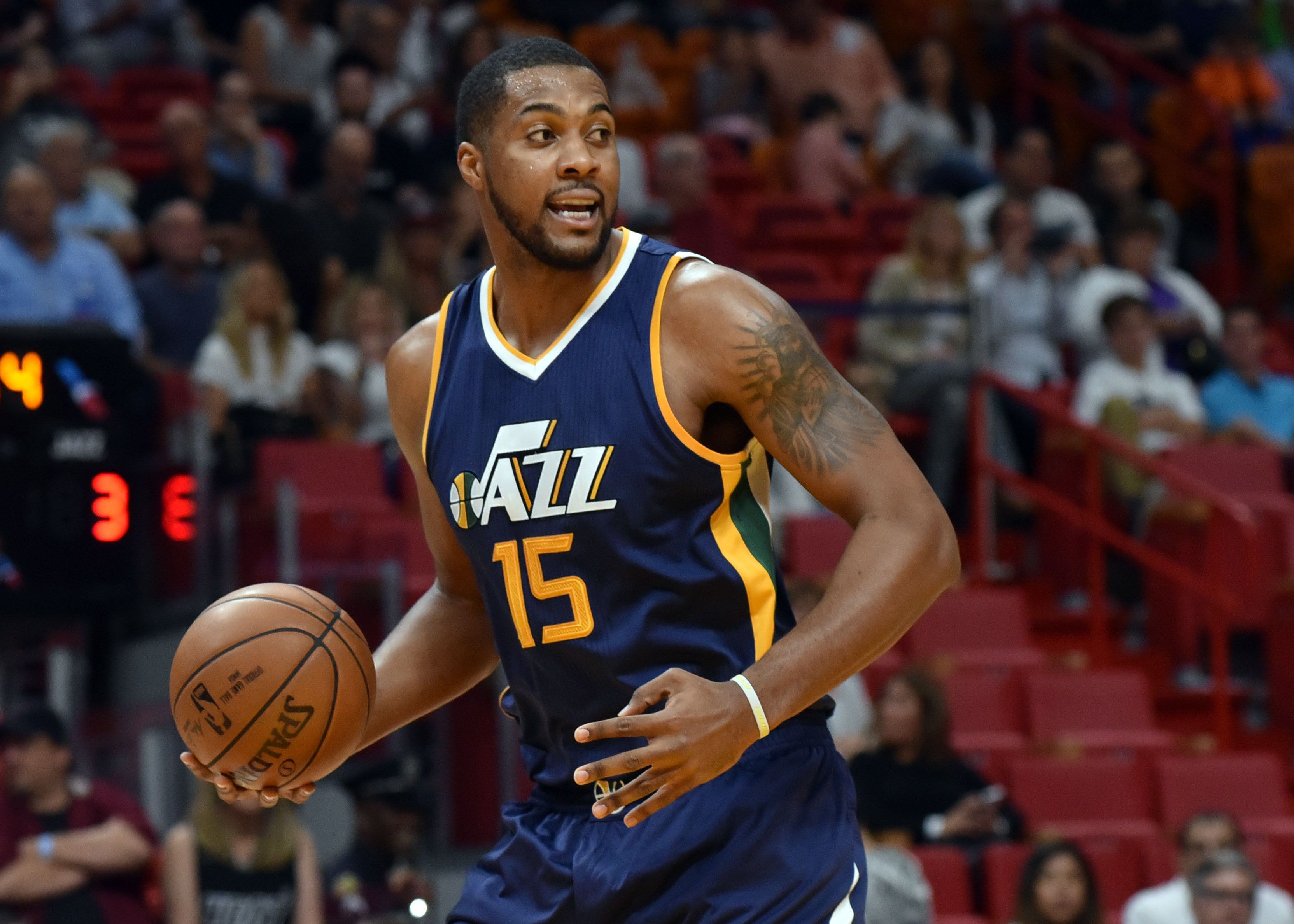 Is Derrick Favors' injury history an obstacle towards extending